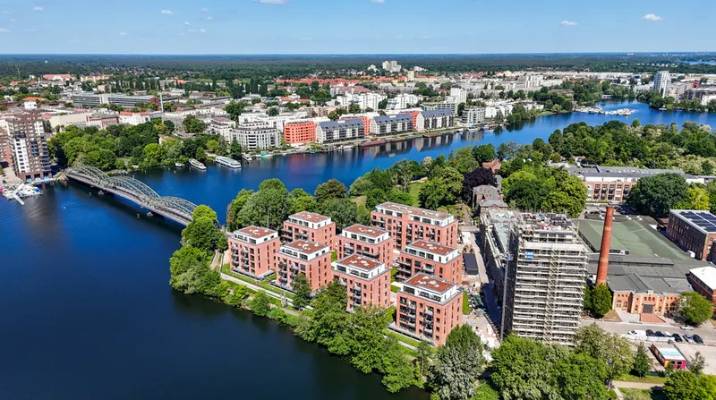 Exklusive Neubauwohnung auf der Insel Eiswerder | Erstbezug | Wasserlage | Hochwertige Einbauküche | — photo 1